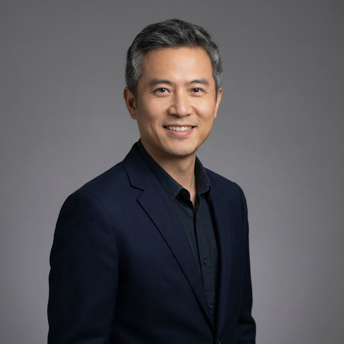 萝莉岛首席导演陈导远